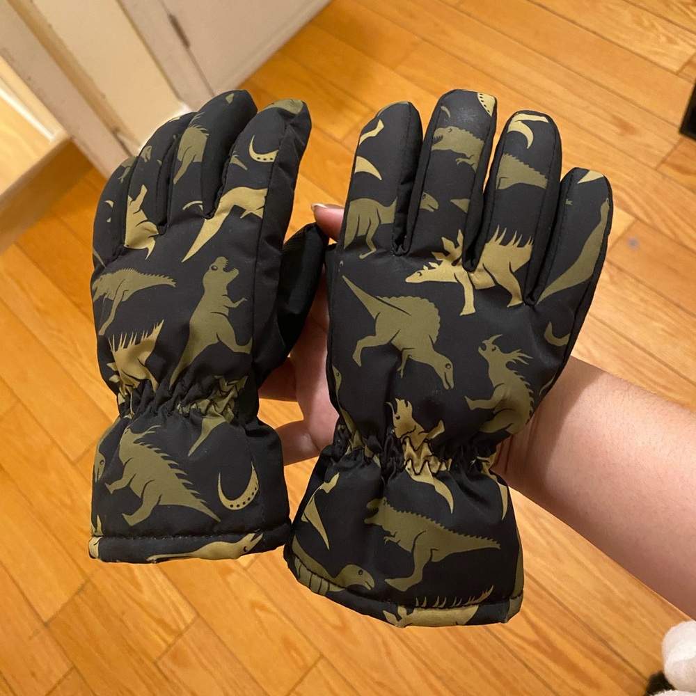 💜 Dinosaur Print Kids Gloves